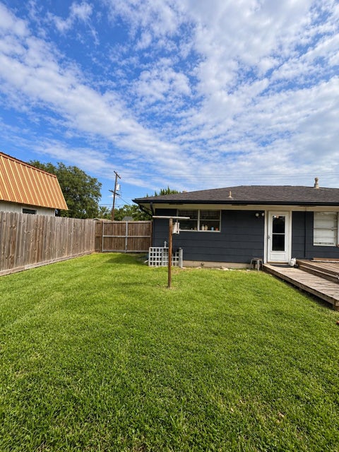 Photo of 1205 Gulf Avenue, Port Neches, TX 77651 (MLS # 32465791)