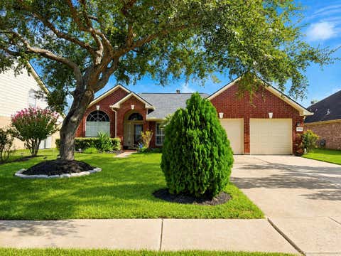Photo of 1810 Quiet Hollow Drive, Fresno, TX 77545 (MLS # 20811212)