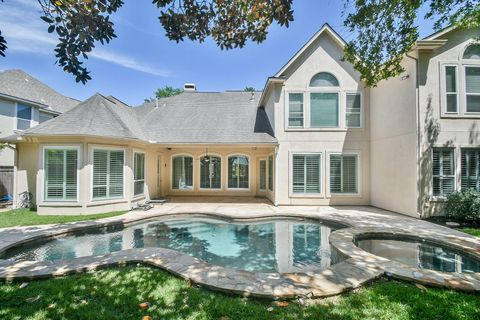 Homes For Sale - 19 Clear Springs Court<br/> Fort Bend County, Sugar Land, TX 77479