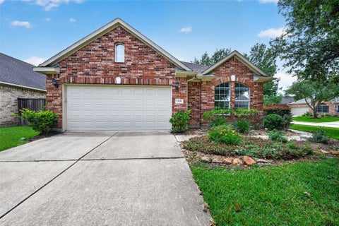 Homes For Sale - 1308 Modena Drive<br/> Pearland, TX 77581