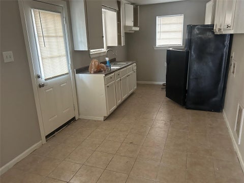 Photo of 3333 Linn Street, Houston, TX 77026 (MLS # 91915851)
