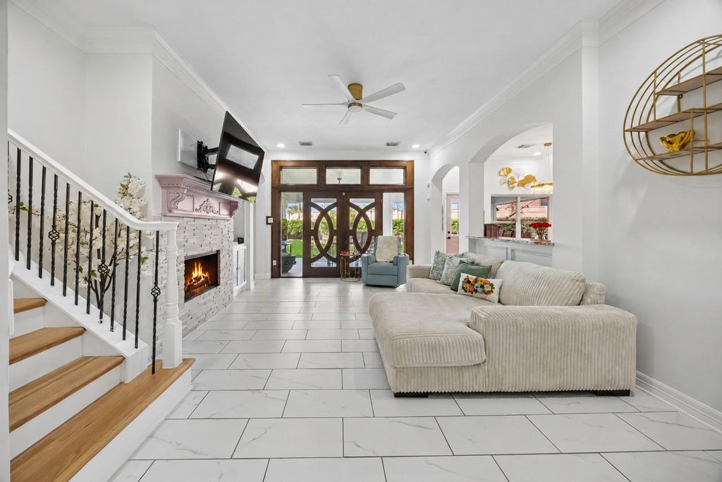 Photo of 11007 Greenstone Park Lane, Houston, TX 77089 (MLS # 98872534)