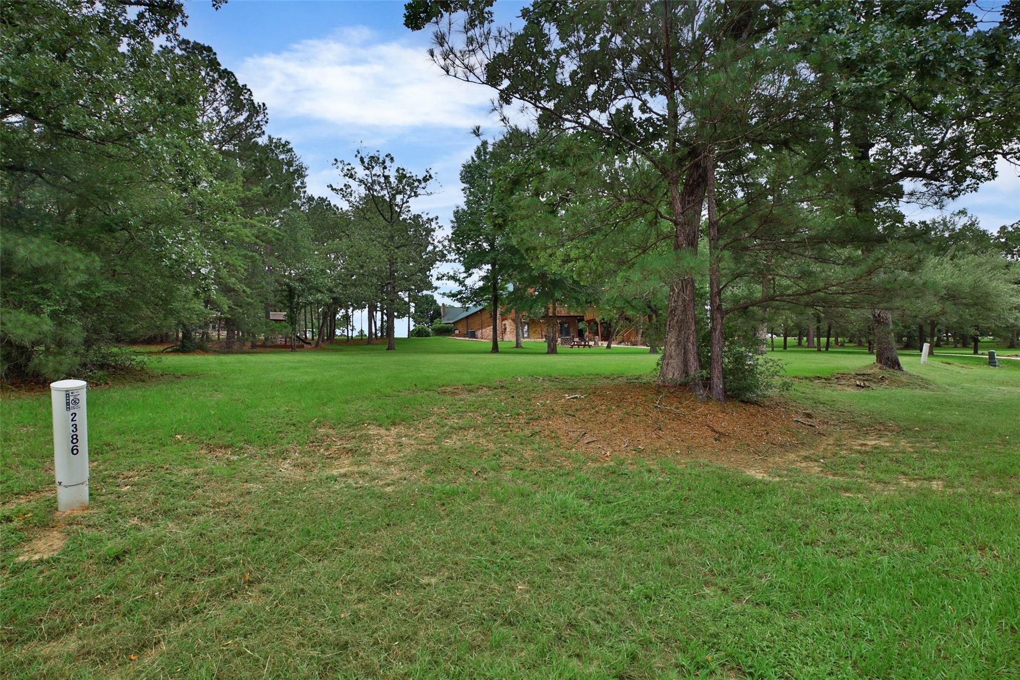 27 Lakecrest Lane