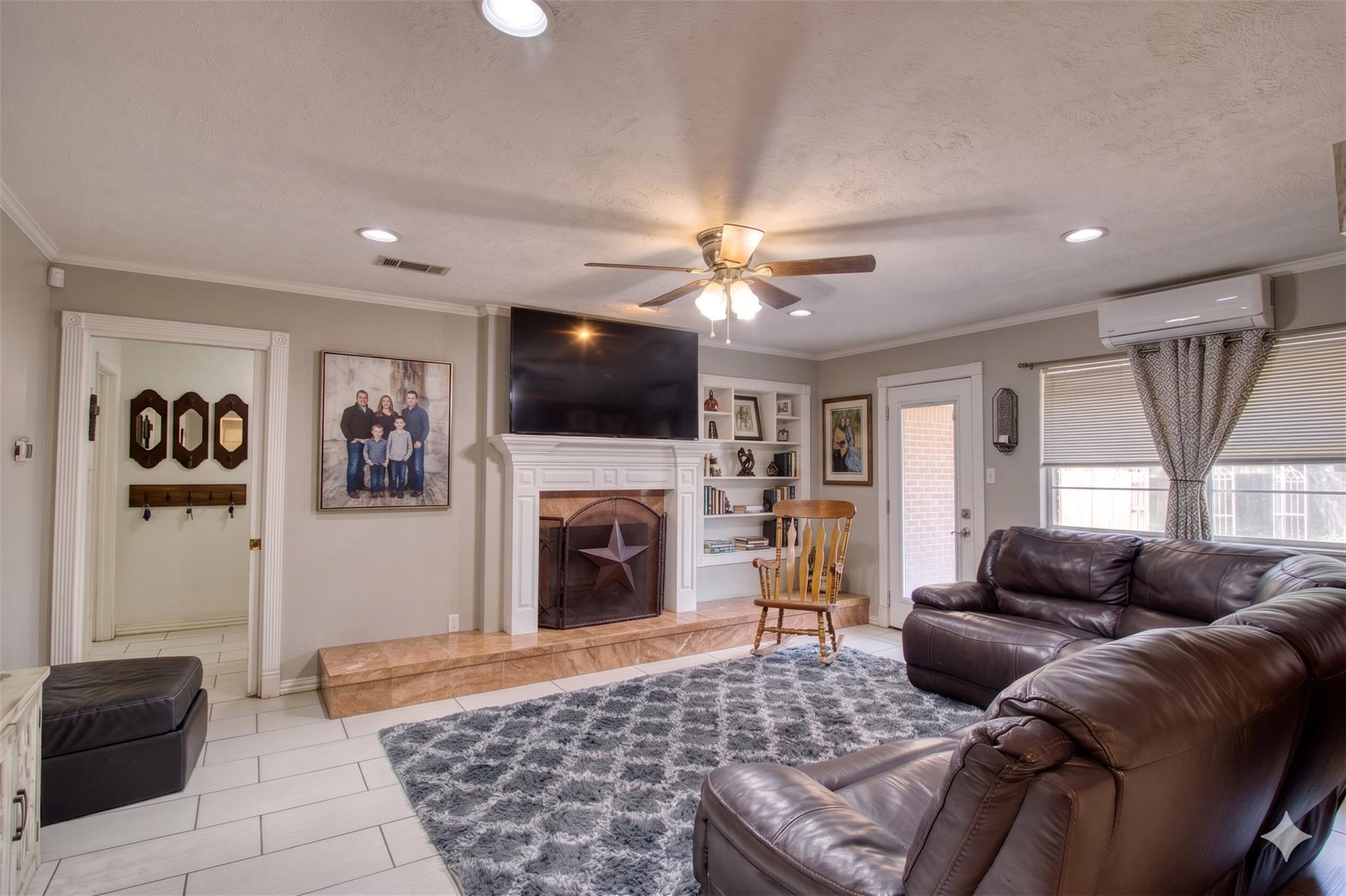 202 Rose Marie Boulevard