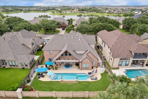 Homes For Sale - 2307 Azahar Court<br/> League City, TX 77573