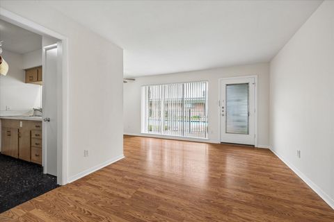 Photo of 3703 Roseland Street #03, Houston, TX 77006 (MLS # 71828045)