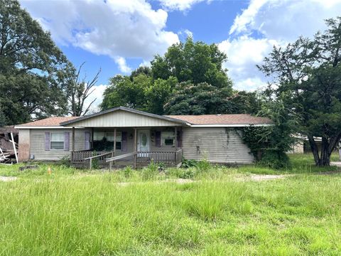 Photo of 786 Tara Drive, Trinity, TX 75862 (MLS # 51821998)