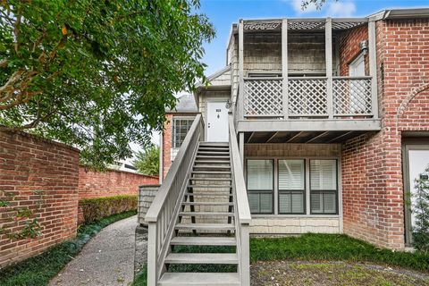 Photo of 2829 Timmons Lane #176, Houston, TX 77027 (MLS # 31976559)