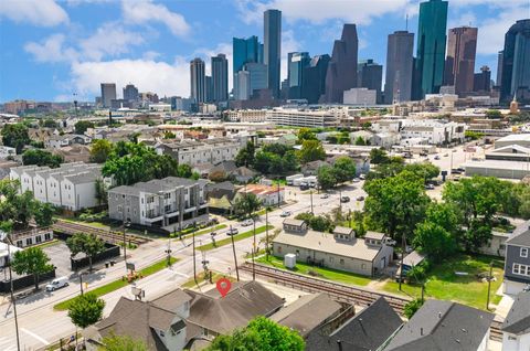 Photo of 1607 Houston Avenue, Houston, TX 77007 (MLS # 40722575)