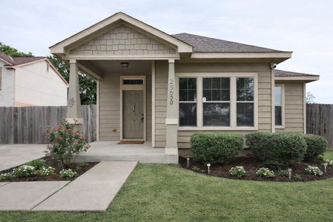 Photo of 250 7th Street, Hempstead, TX 77445 (MLS # 35987487)