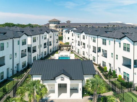 Photo of 2708 Grand Fountains Drive #G, Houston, TX 77054 (MLS # 40003823)