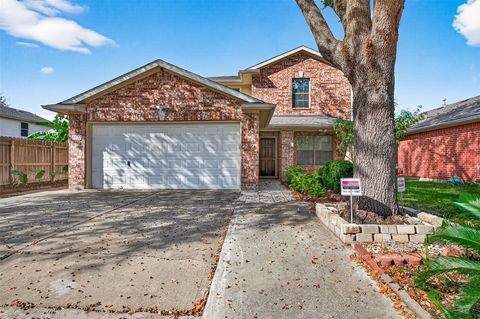 Photo of 8427 Brickhaven Lane, Houston, TX 77083 (MLS # 90405301)