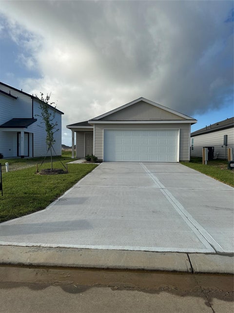 Photo of 881 Road 590114, Cleveland, TX 77327 (MLS # 25182091)
