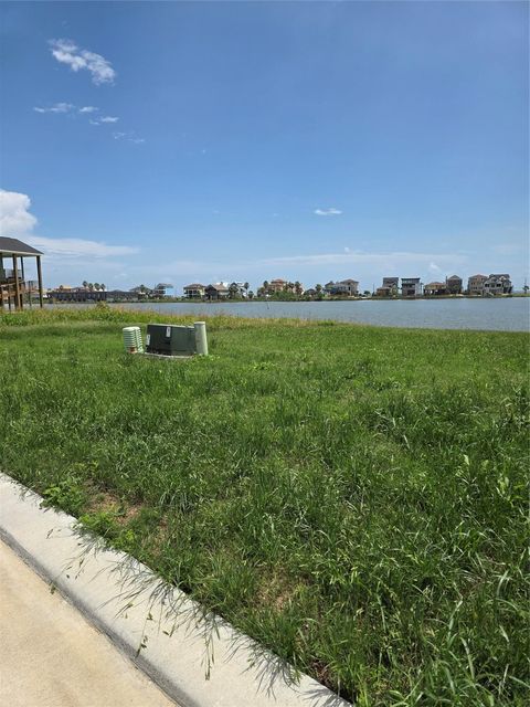 Photo of 1422 Windmill Harbour Drive, Seabrook, TX 77586 (MLS # 35266575)