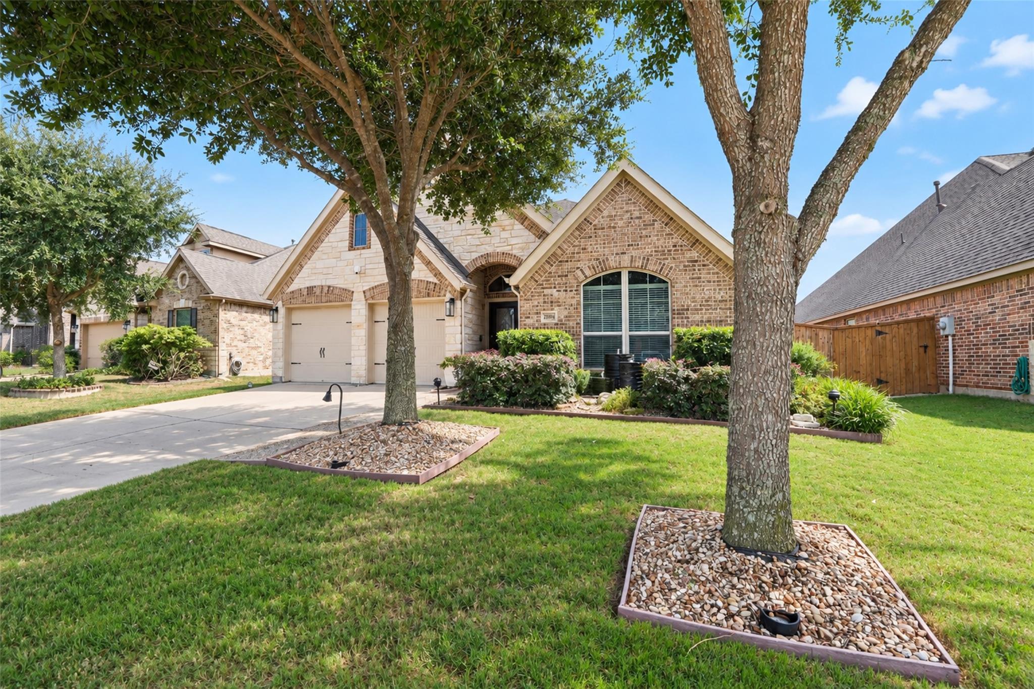 23915 Via Viale Drive