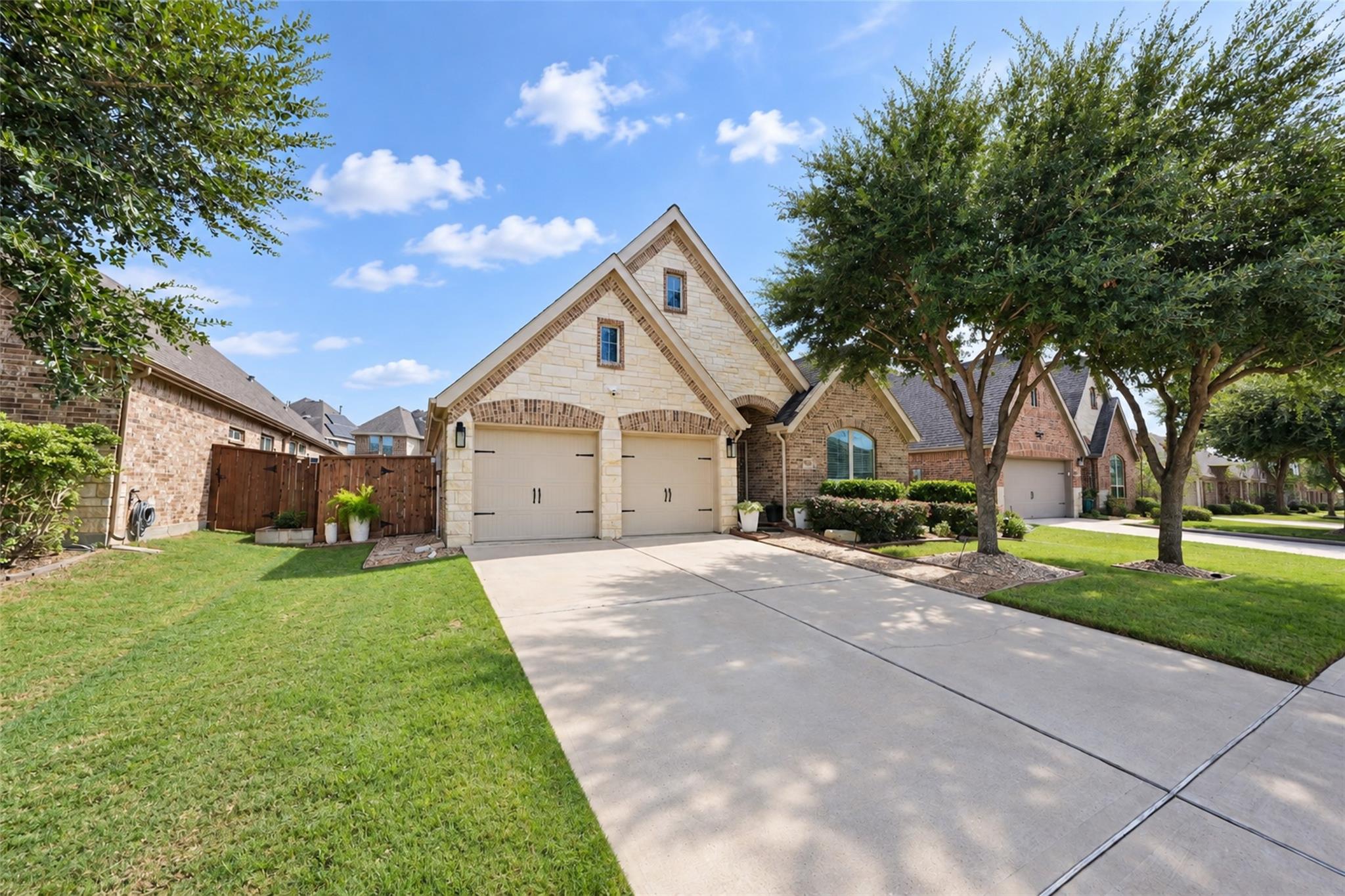 23915 Via Viale Drive