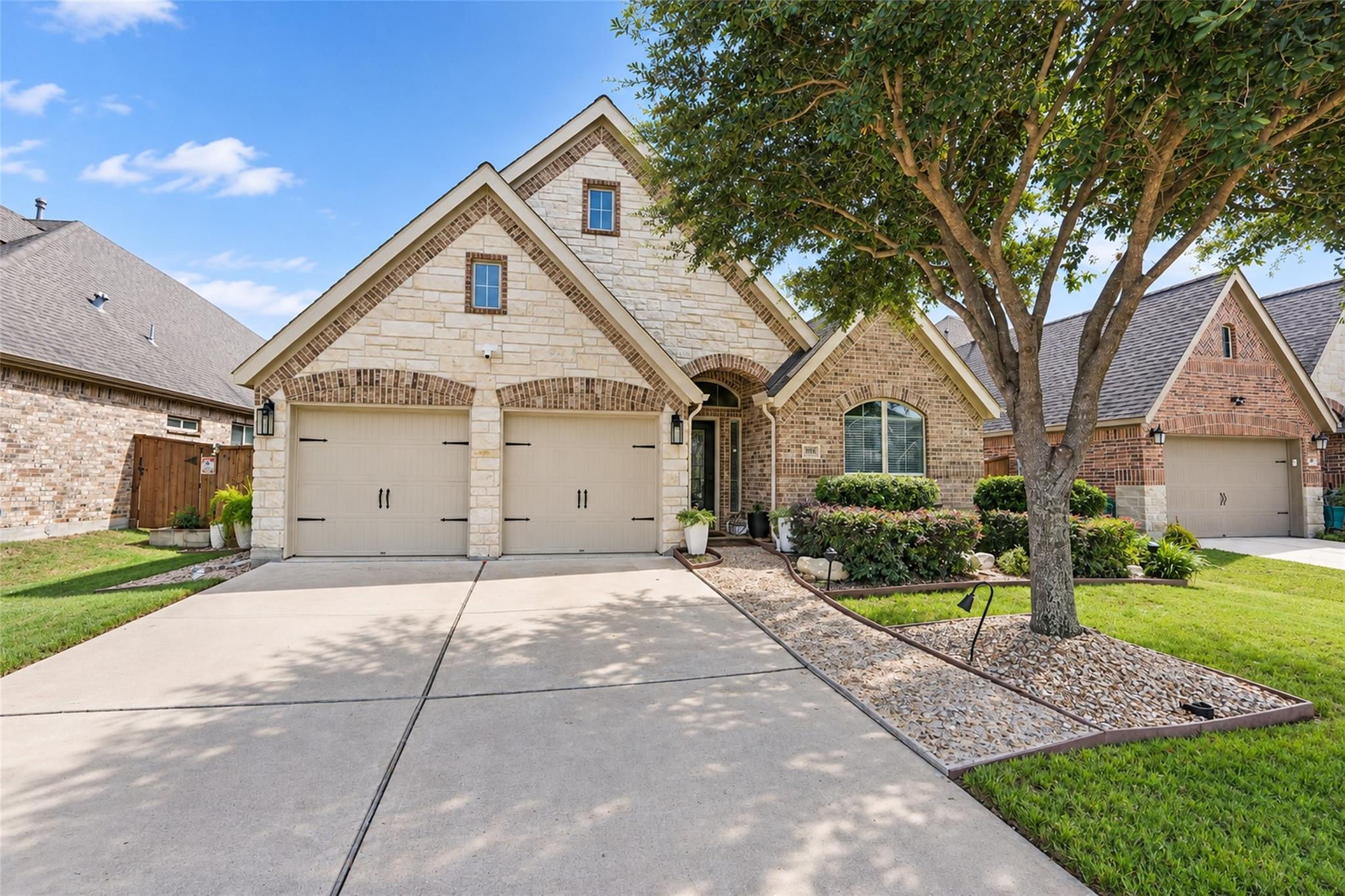 23915 Via Viale Drive