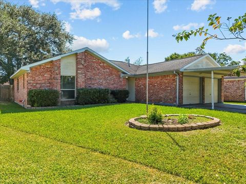Photo of 2919 Marlin Court, League City, TX 77573 (MLS # 27309106)