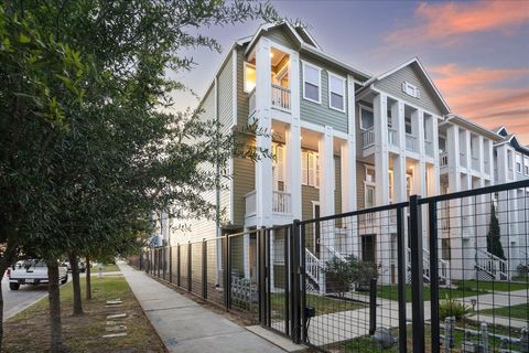 615 W 24th Street Houston TX 77008