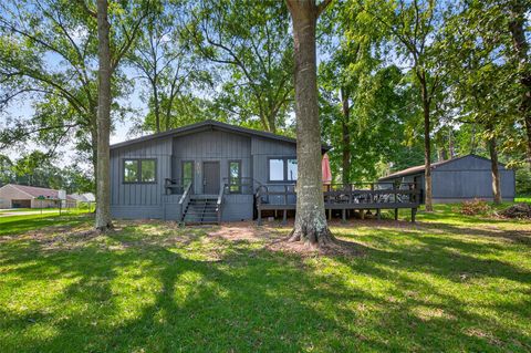 Photo of 903 Commanche Road, Conroe, TX 77316 (MLS # 16173975)