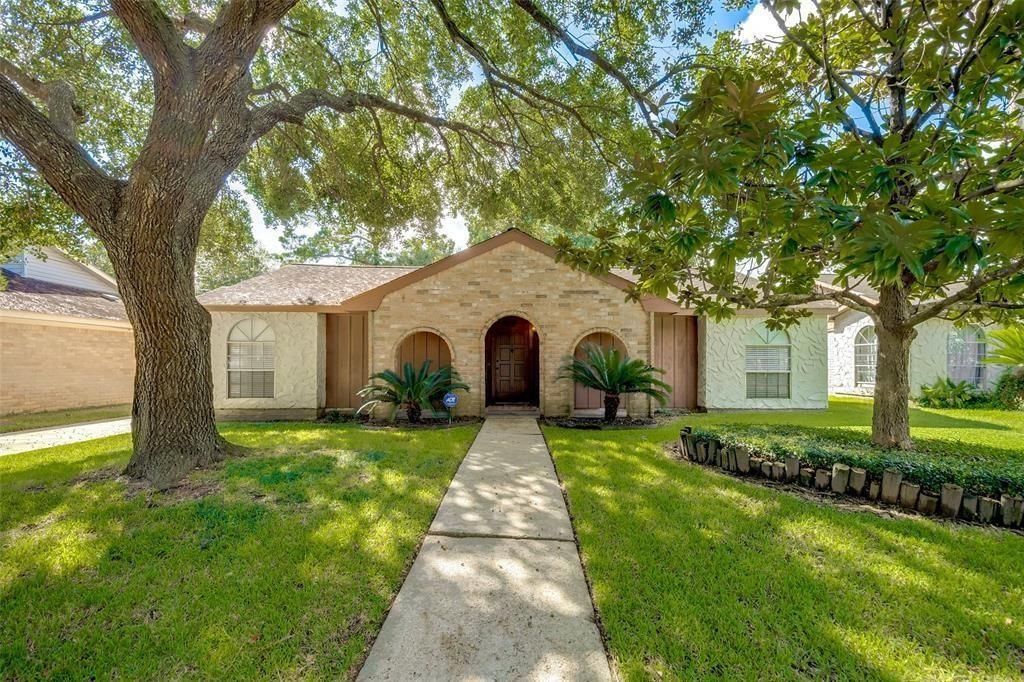 Photo of 23111 Bayleaf Drive, Spring, TX 77373 (MLS # 12142185)