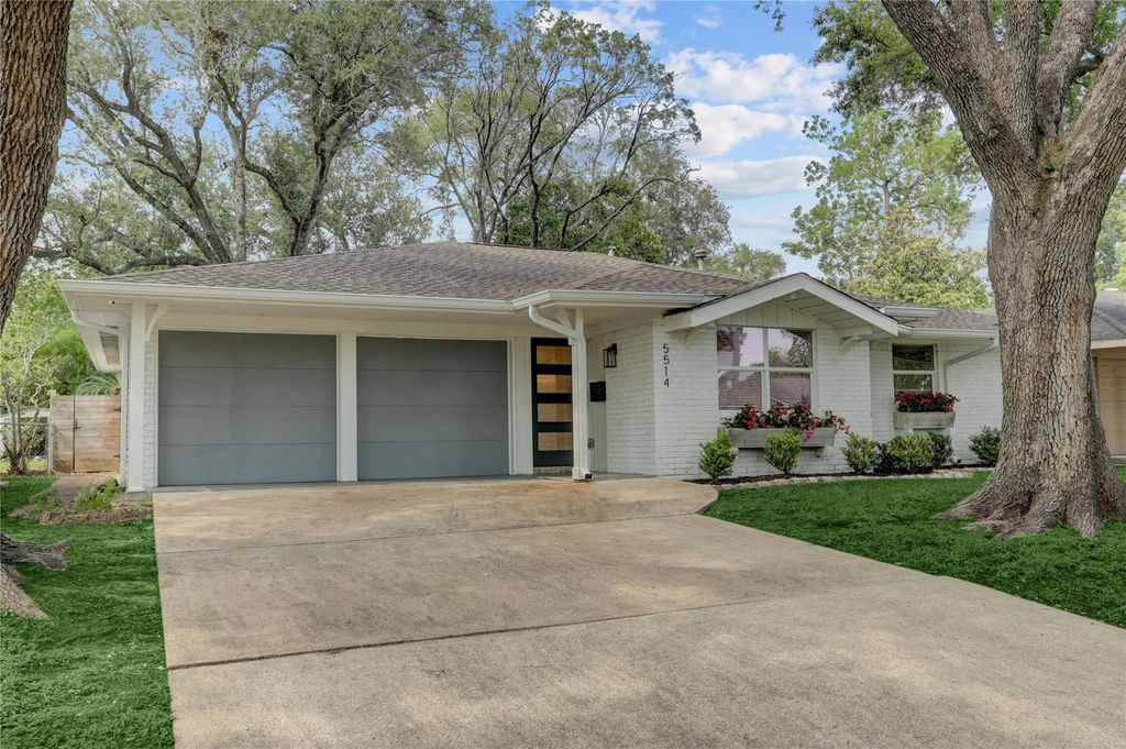 Photo of 5514 Indigo Street, Houston, TX 77096 (MLS # 29965552)