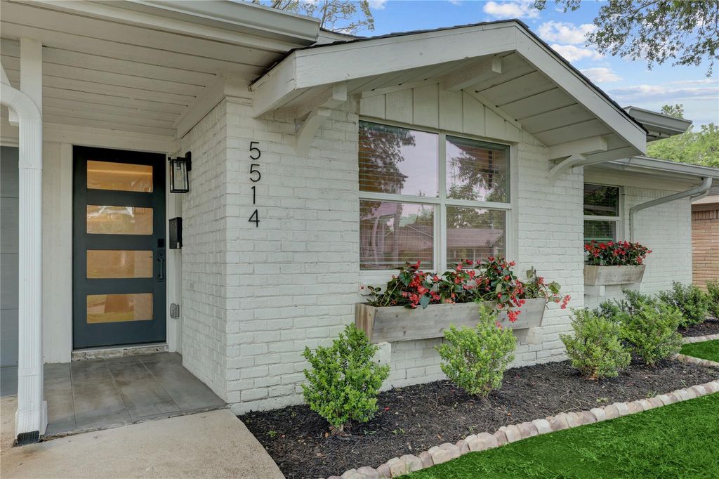 Photo of 5514 Indigo Street, Houston, TX 77096 (MLS # 29965552)