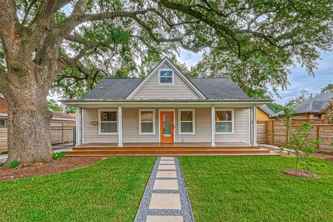 Photo of 412 Sue Street, Houston, TX 77009 (MLS # 78174142)