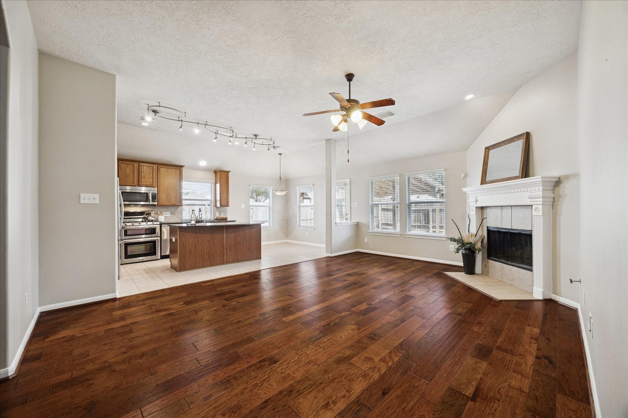 1909 Lazy Hollow Lane