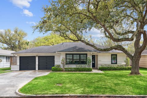 Photo of 8511 Greenbush Street, Houston, TX 77025 (MLS # 31295982)