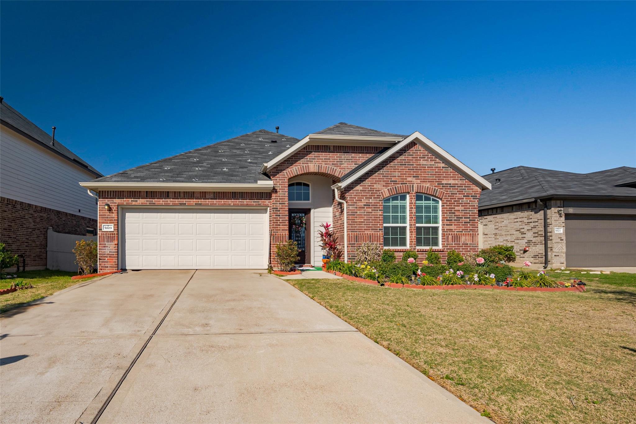 5819 Southern Rose Lane
