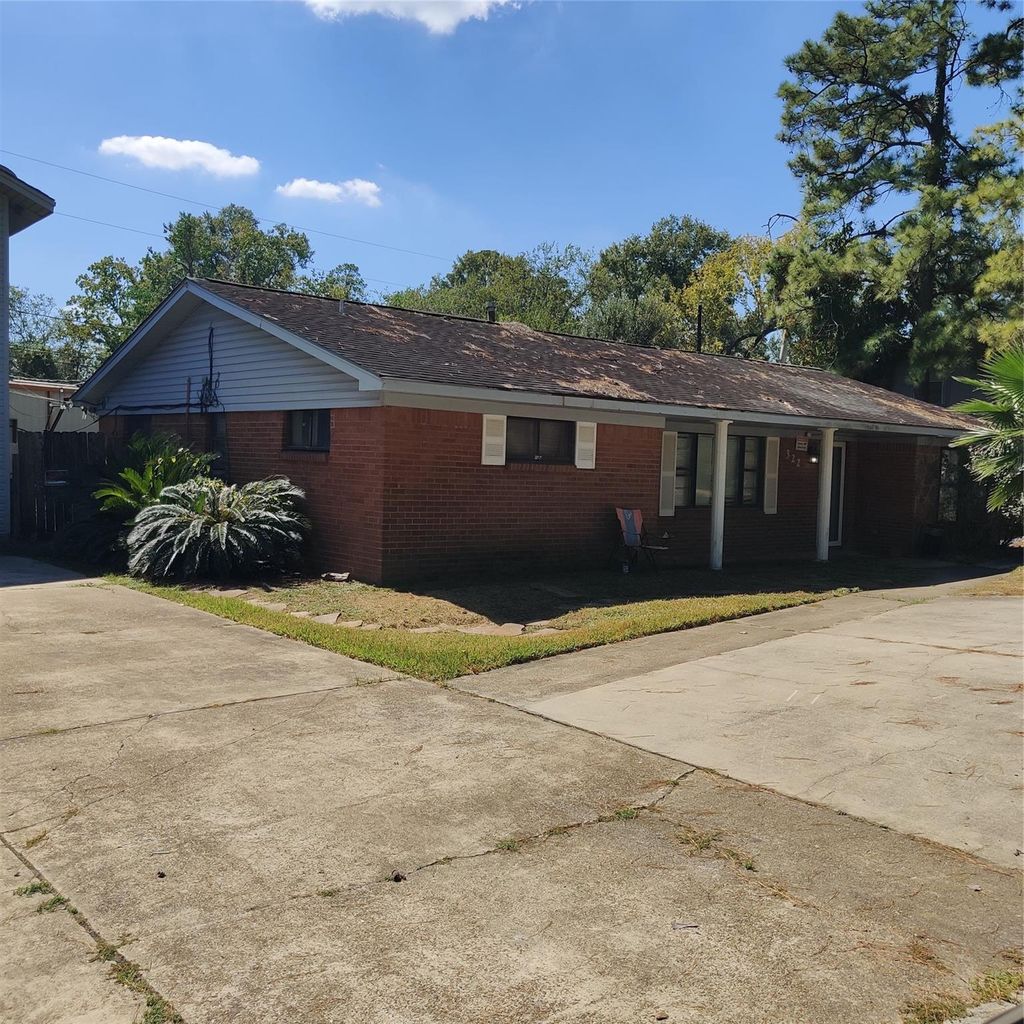 Photo of 322 Cherry Valley Drive, Houston, TX 77336 (MLS # 76708991)
