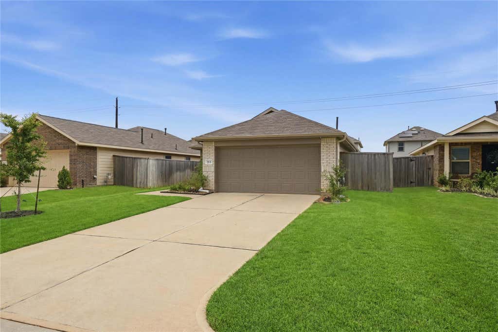 Photo of 213 Rustic Ridge Circle, Magnolia, TX 77354 (MLS # 16279918)