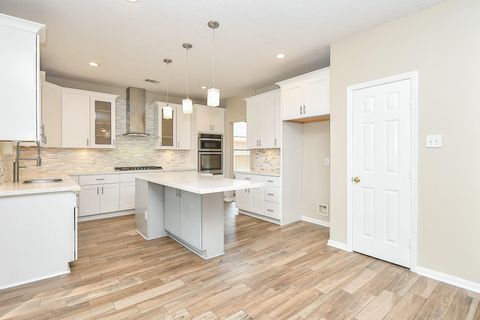 Photo of 215 Windrift Court, Sugar Land, TX 77479 (MLS # 33590497)