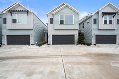 Photo of 8115 Esther Acres Ln, Houston, TX 77088 (MLS # 93666823)