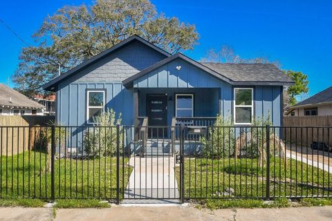 Photo of 4407 Oats Street, Houston, TX 77020 (MLS # 50511931)
