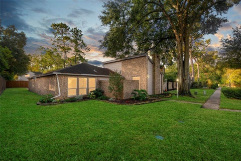 Photo of 13908 Paradise Valley Drive, Houston, TX 77069 (MLS # 36541904)