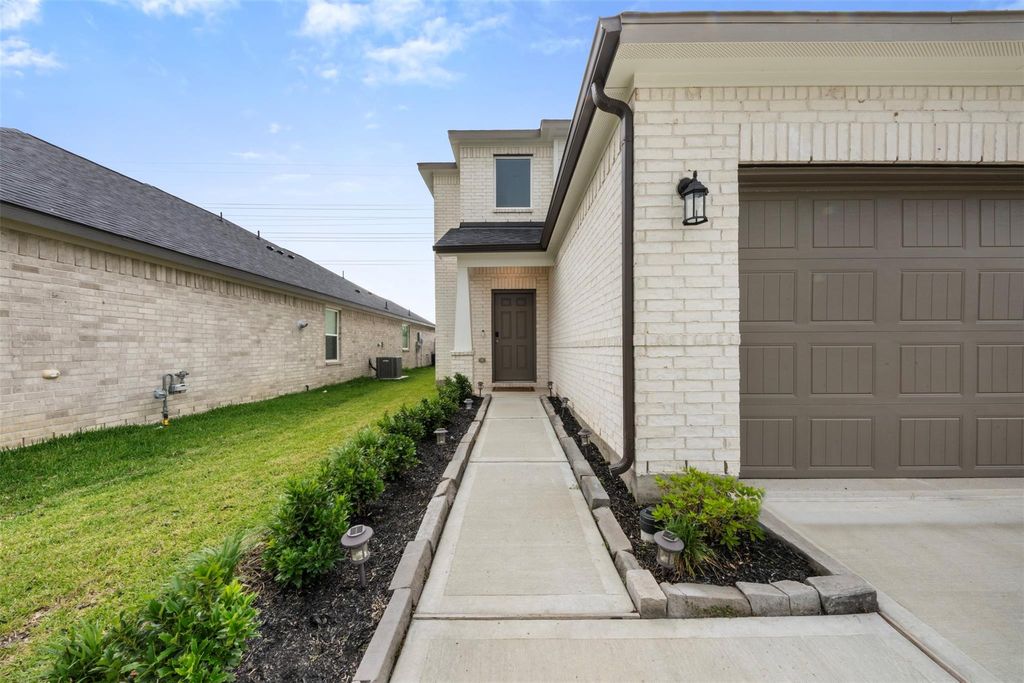 Photo of 3303 Falling Brook Drive, Baytown, TX 77521 (MLS # 30630165)