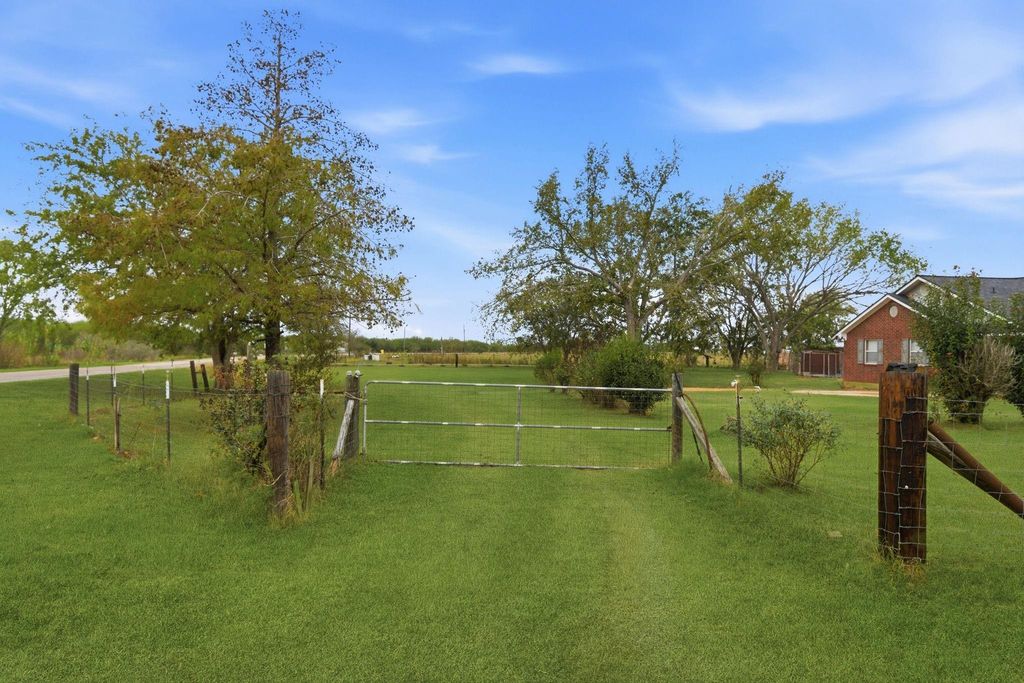 Photo of 1030 Raccoon Bend Road, Bellville, TX 77418 (MLS # 42739728)