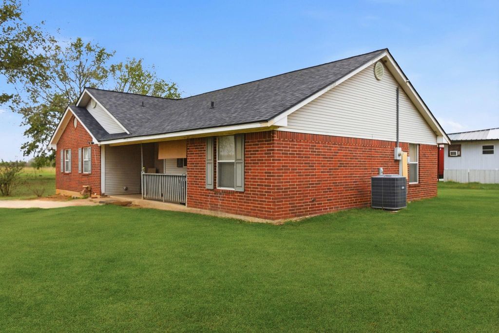 Photo of 1030 Raccoon Bend Road, Bellville, TX 77418 (MLS # 42739728)