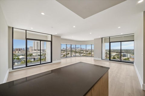Condo For Sale - 1701 Hermann Drive #18C<br/> Houston, TX 77004