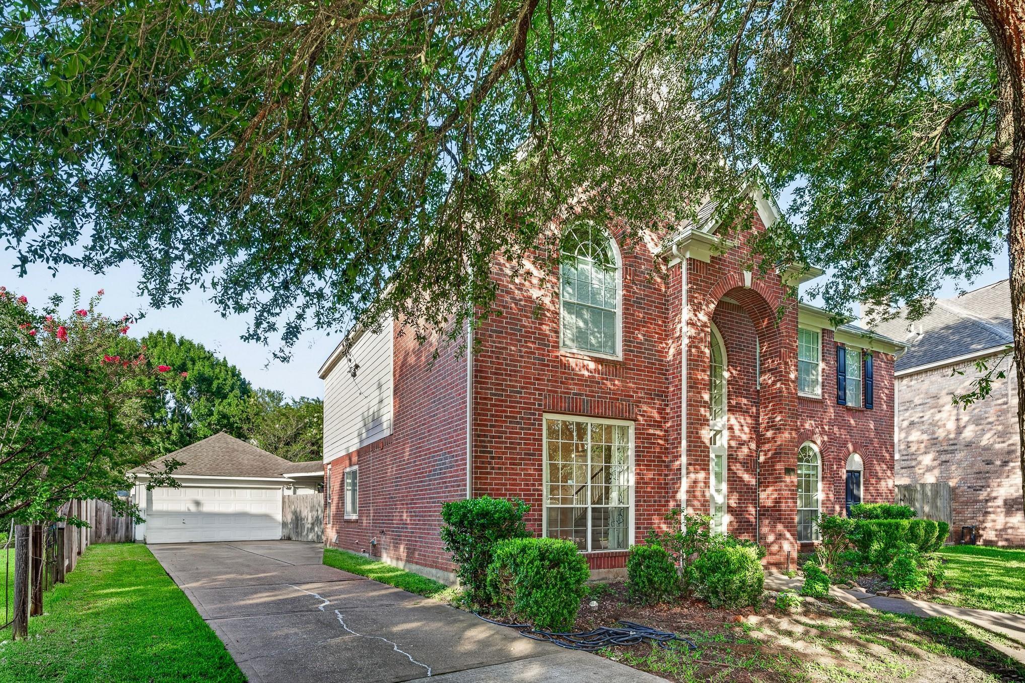 1727 Emma Cove Court