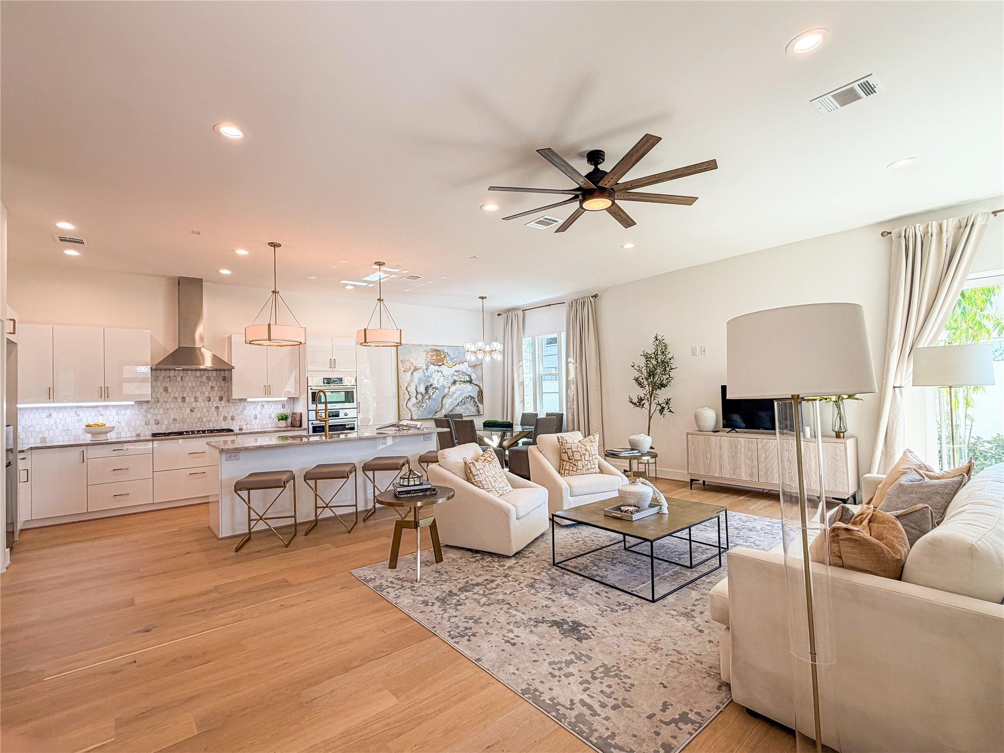 11603 Royal Plain Avenue