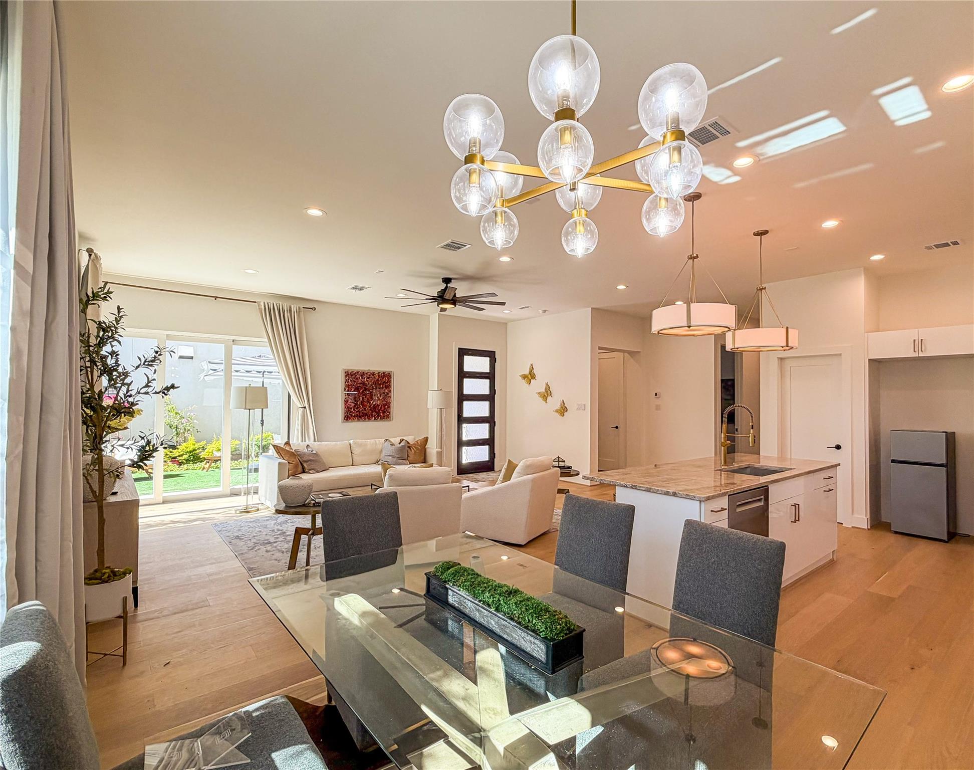 11603 Royal Plain Avenue