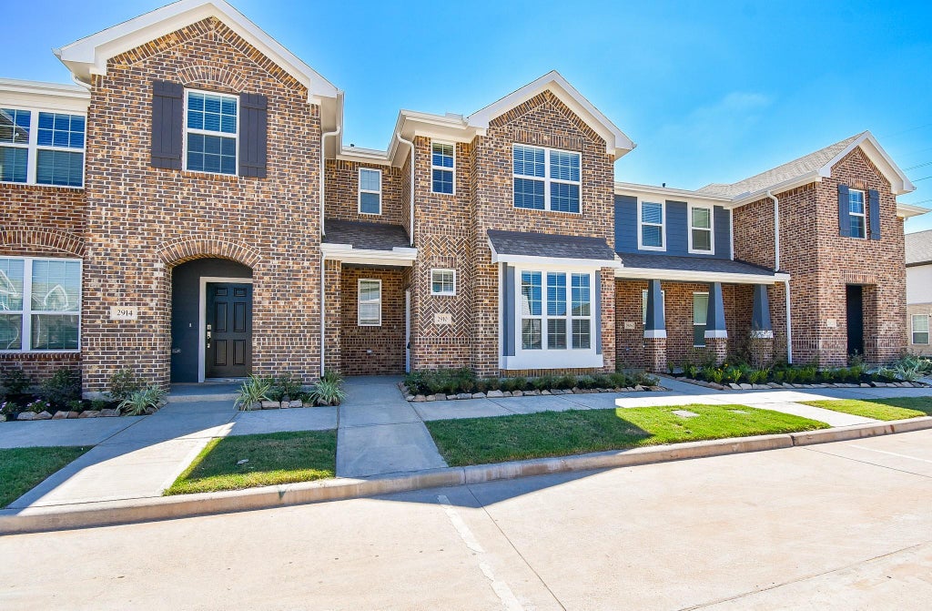 Photo of 2910 Scanlan Meadow #18, Missouri City, TX 77459 (MLS # 97967708)