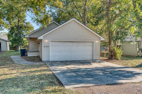 Photo of 2125 Avenue A, Nederland, TX 77627 (MLS # 42509848)