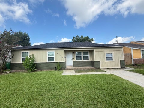 Photo of 9506 Sierra Drive, Houston, TX 77051 (MLS # 32124283)