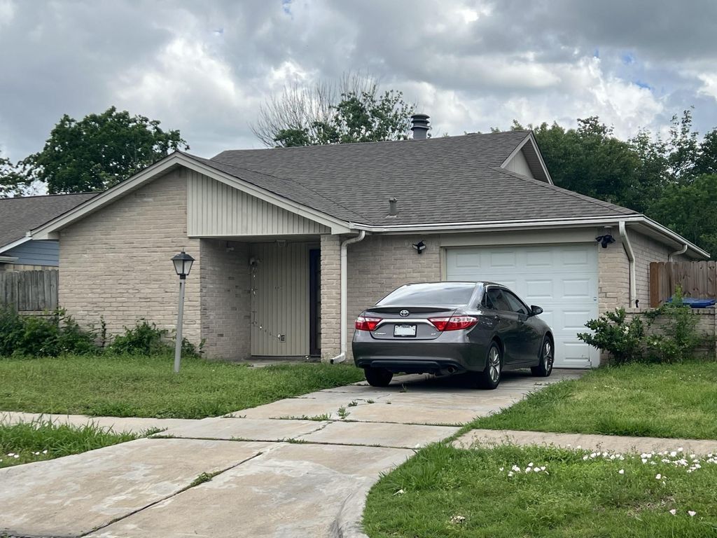 Photo of 14067 Towneway Drive, Sugar Land, TX 77498 (MLS # 48865131)