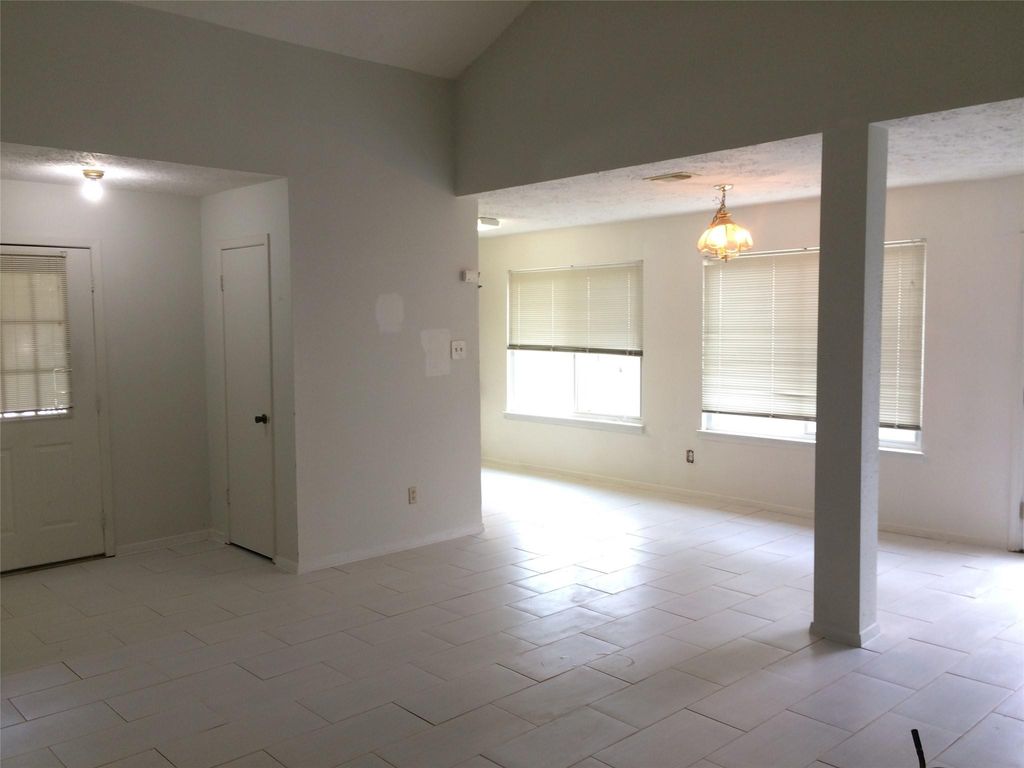 Photo of 14067 Towneway Drive, Sugar Land, TX 77498 (MLS # 48865131)