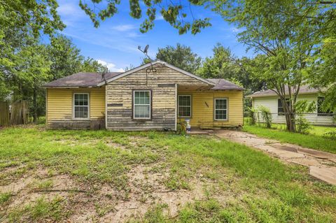 Photo of 6226 Sherwood Drive, Houston, TX 77021 (MLS # 69199135)